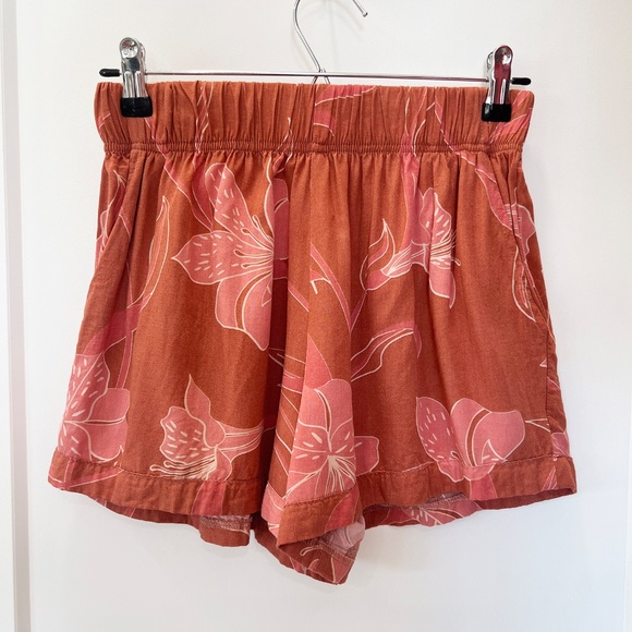 YIREH Millie Terra Rosa Floral Shorts, Small - Picture 3 of 4